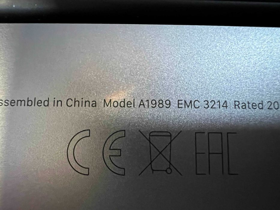 Macbook Pro 13" TouchBar 512SSD 2018 (A1989)