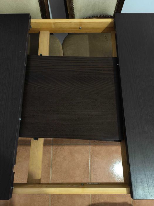 Mesa Ikea Bjursta com 6 cadeiras