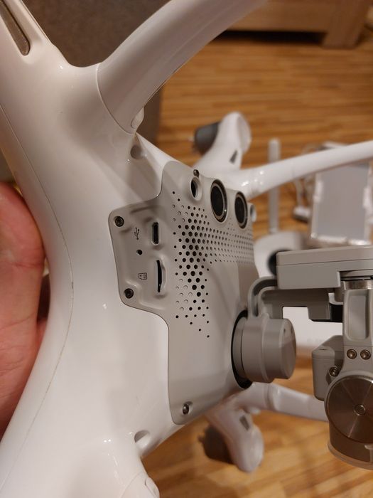 DJI Phantom 4 cały zestaw 2 baterie