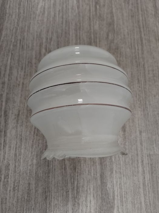 Sprzedam różne klosze do lamp.