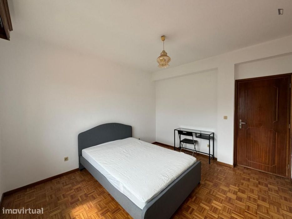 Quarto - localizado em Braganca