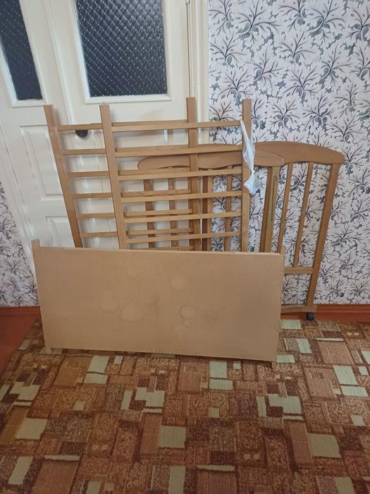 Детская кроватка