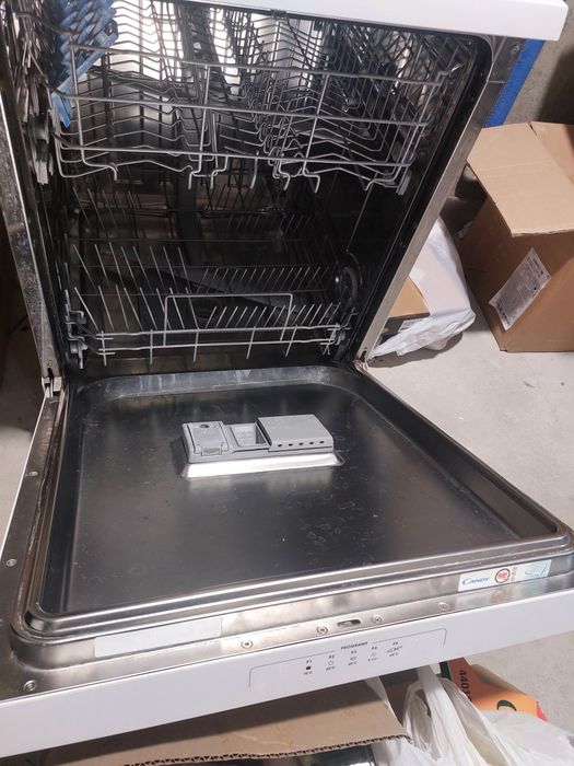 Посудомийка Candy Brava в робочому стані