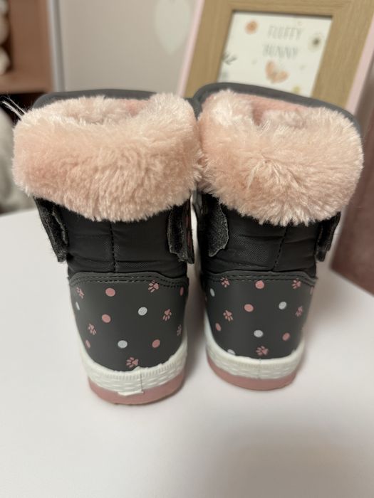 Продам зимове взуття дитяче!