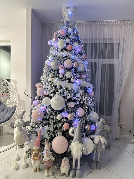 Куля велика новорічна на ялинку