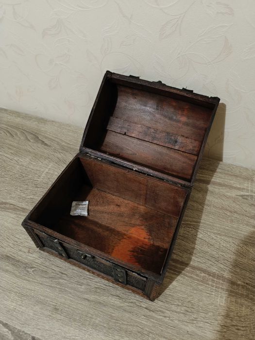 Скриня невелика під вінтаж