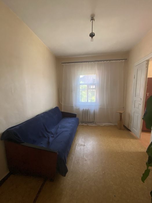 Продаж. 1/2 будинку в тихому центрі ( район Астри)