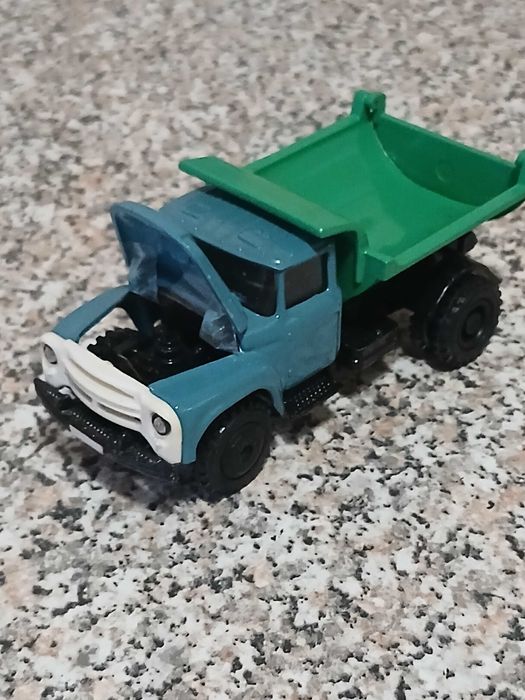 Модель зил 130 производства ссср.