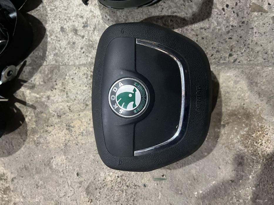 Ремні, паси безпеки для фольцваген гольф 5/ Skoda шкода А5