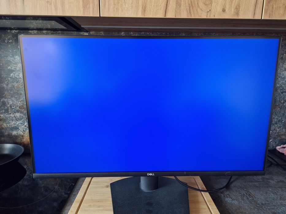 Monitor Dell 32 cale model  SE3223Q super stan