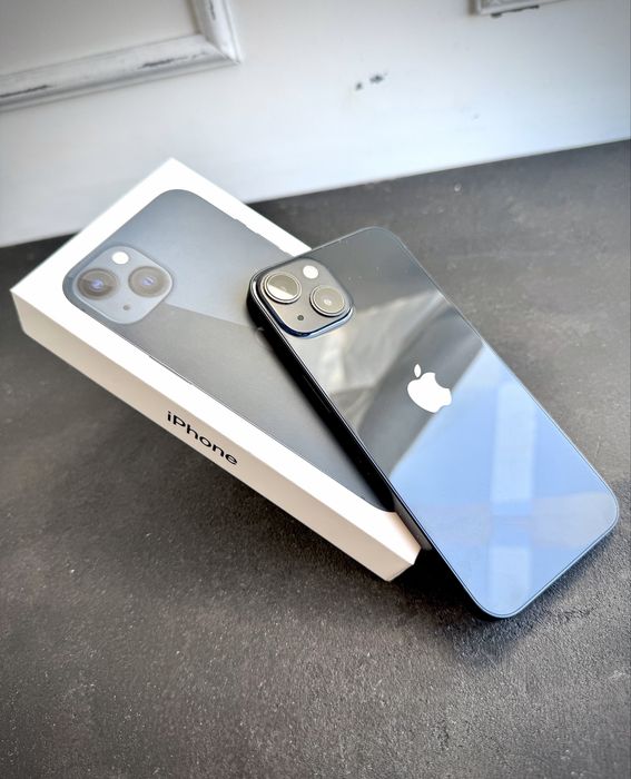 Продам iPhone 13