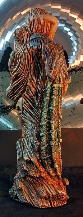 Linda Antiga Escultura Terra cota, Peça Rara, Assinada.