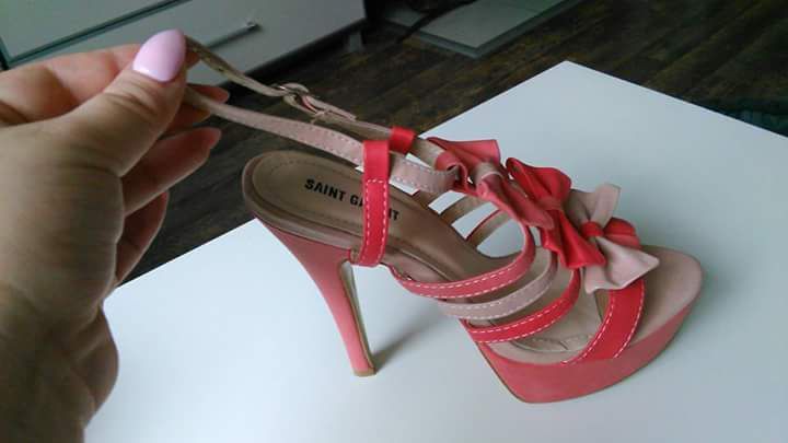 Nowe buty, wysoki obcas, rozm. 40