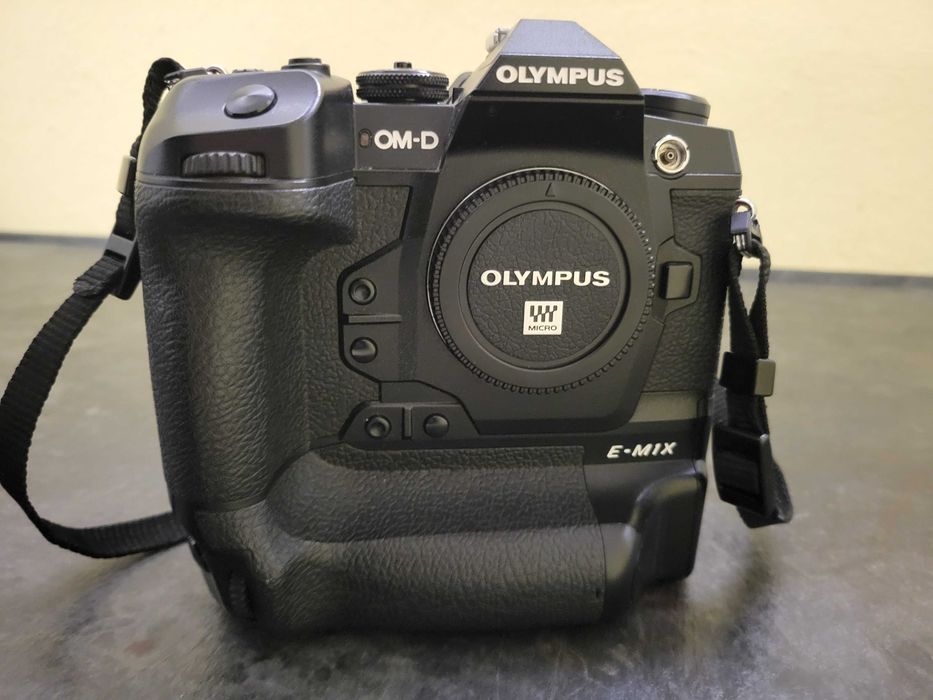 Olympus OM-D E-M1X