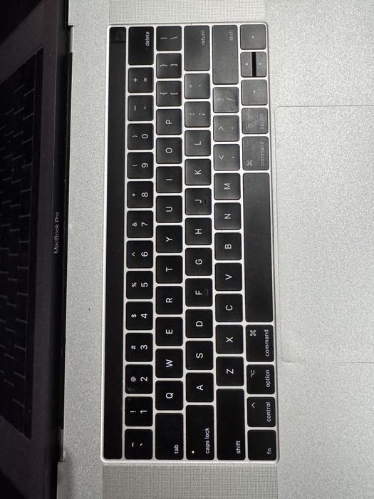 MacBook pro 15 a1707 з touch bar