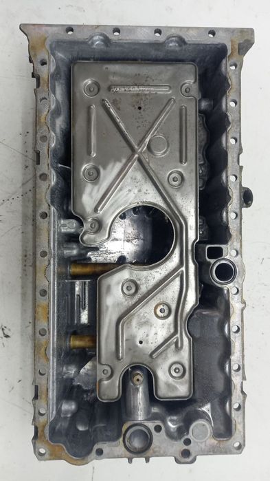 Масляный поддон Volvo S80 V70 2.5 turbo 2011 30650513