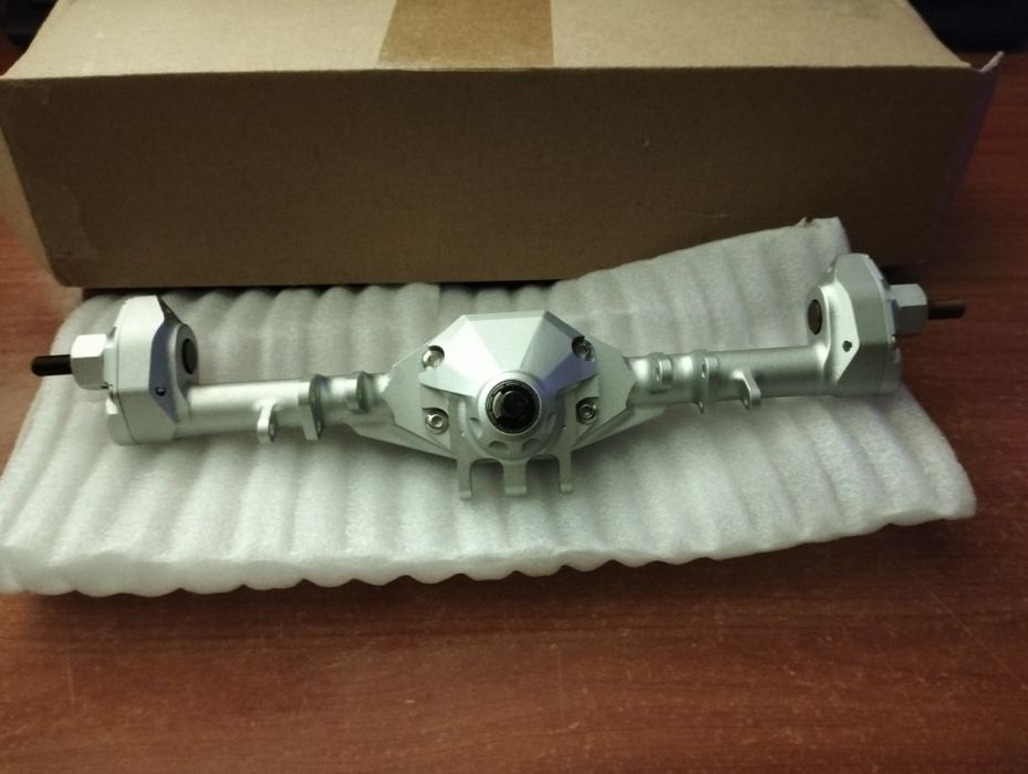 Eixo traseiro de suspensão de veículo de controle remoto (RC)