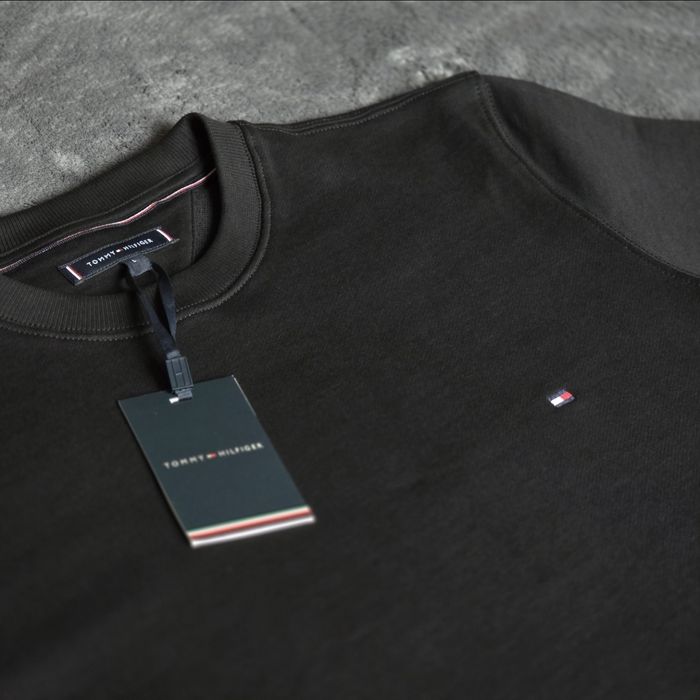 Светр чоловічий Tommy Hilfiger чорного кольору