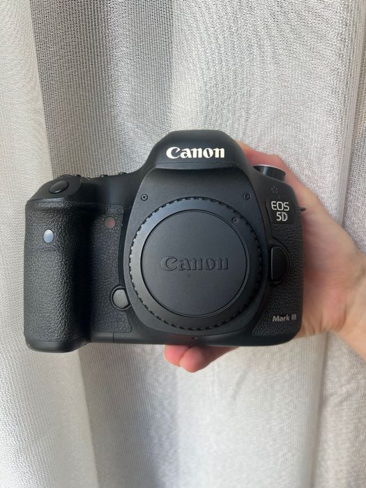 Камера Canon 5D Mark III