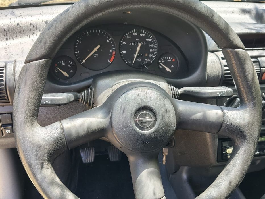 Opel Corsa — fotografia 3