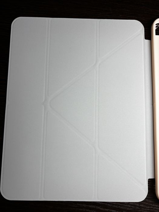 Чохол на IPad новий