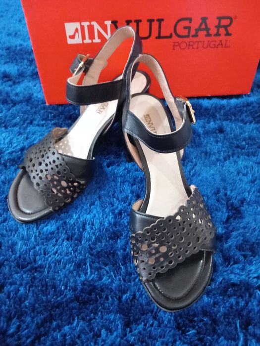 Sandálias pretas de pele da Invulgar T37 (Marka)