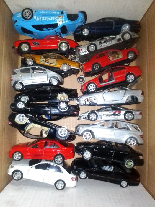 масштабная модель Мерседес целые.под восстановление.или по запчастям