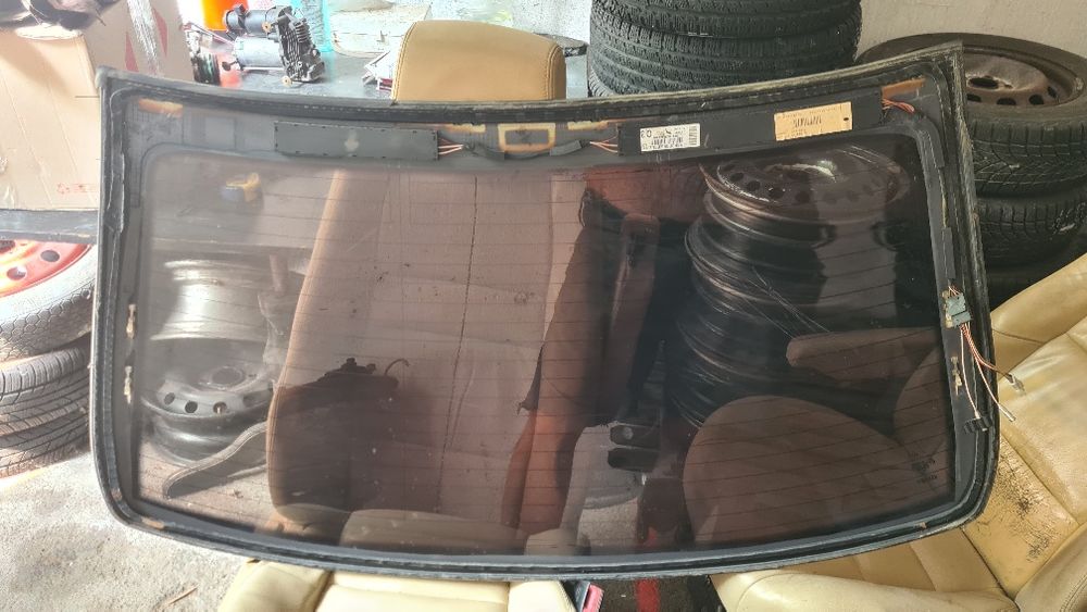 Скло заднє Мерседес w-203 сідан