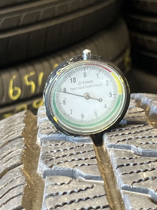 *Opony maxis 215/65/15C para