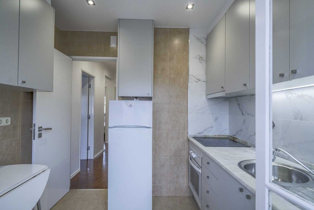Alugar Apartamento T2 em Benfica
