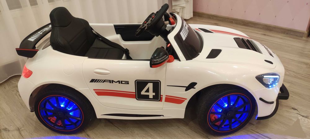 Продам детский автомобиль Mercedes