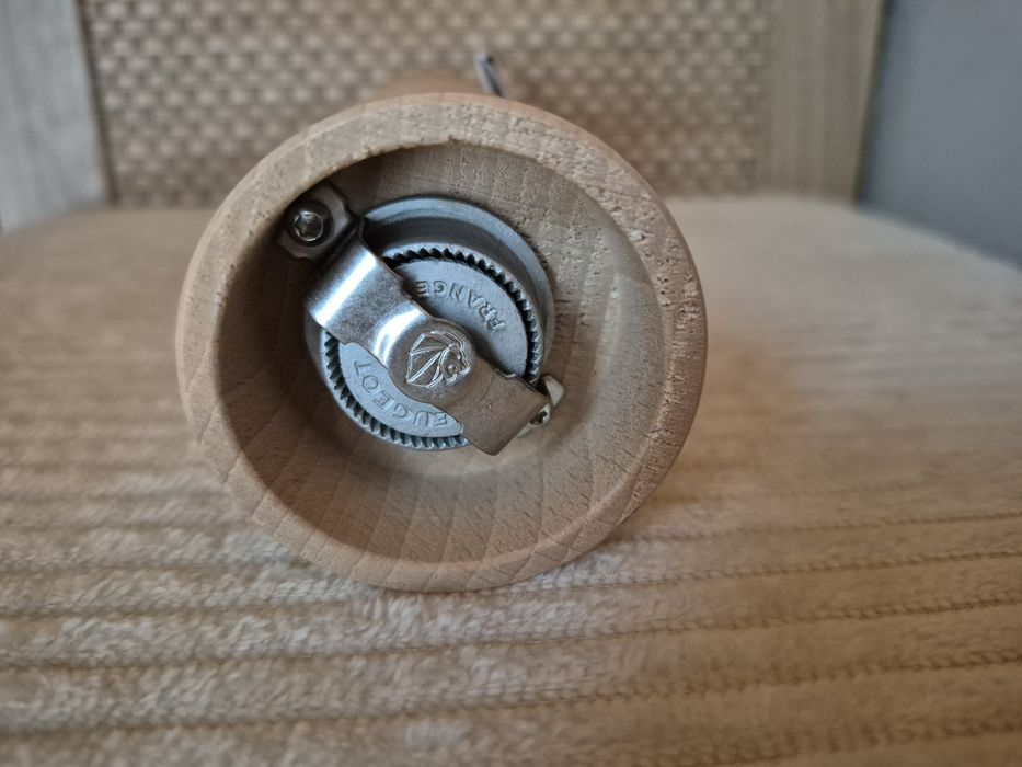 Młynek Peugeot Pieprz 24cm
