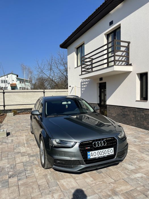 Продам Audi A4  S-LINE