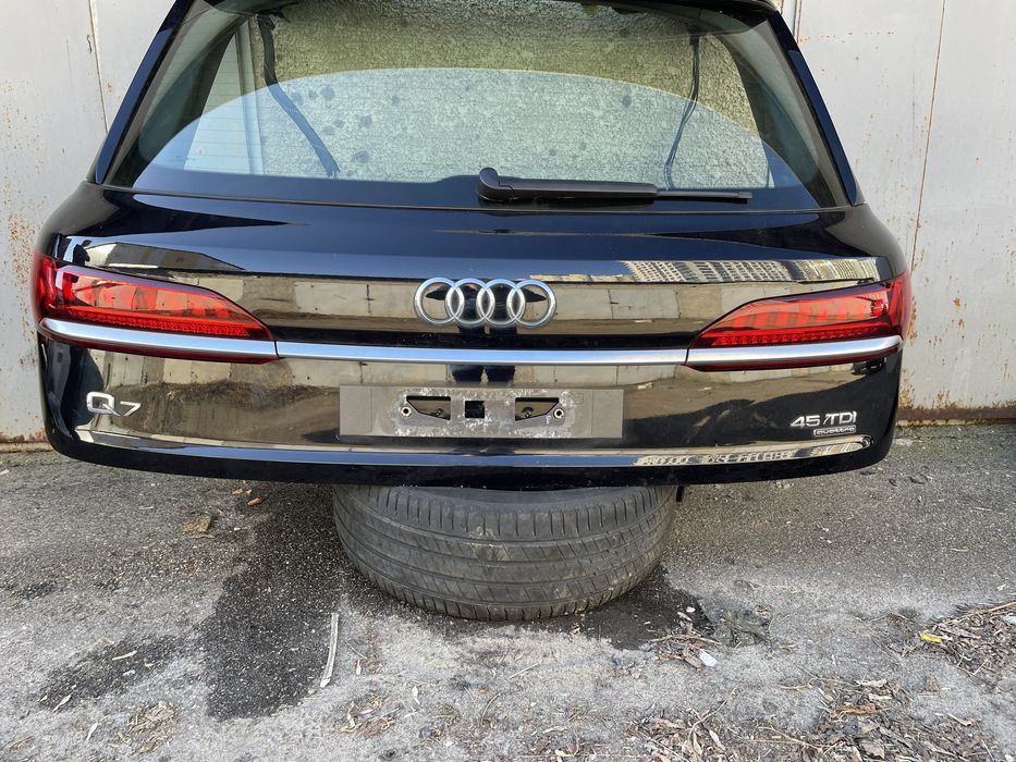 Кришка багажника audi Q7 4M