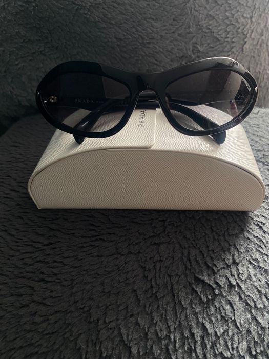 Oryginalne okulary przeciwsłoneczne Prada