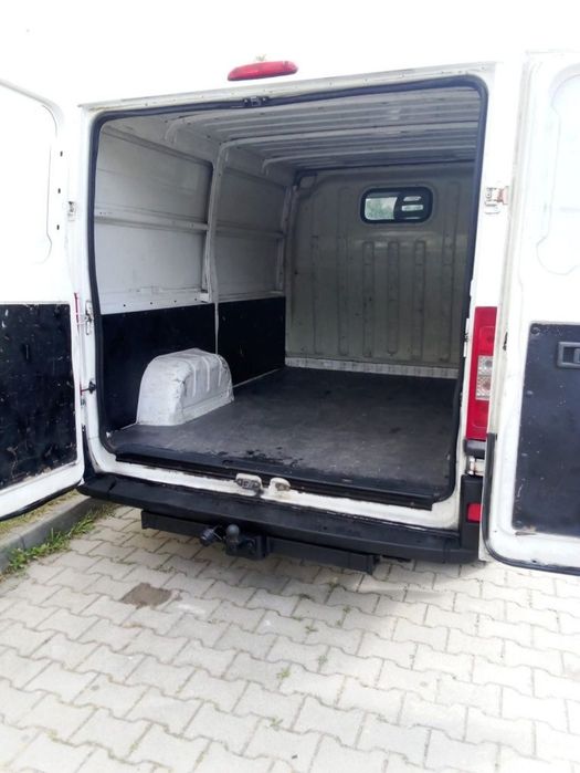 Przeprowadzki , przewóz , transport , wywóz , opróżnianie .
