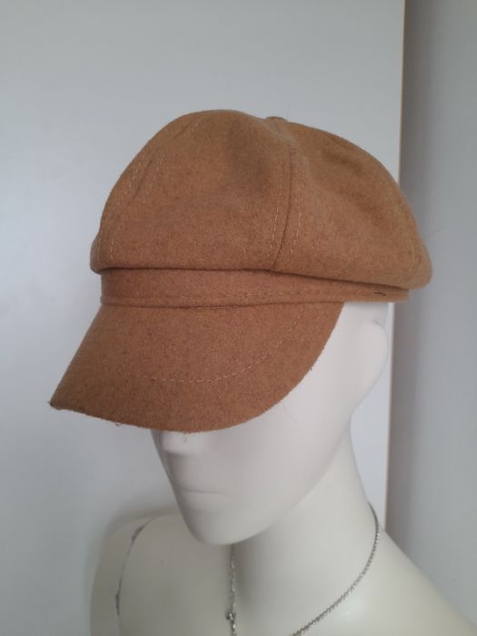 Nowy beret z daszkiem Stradivarius