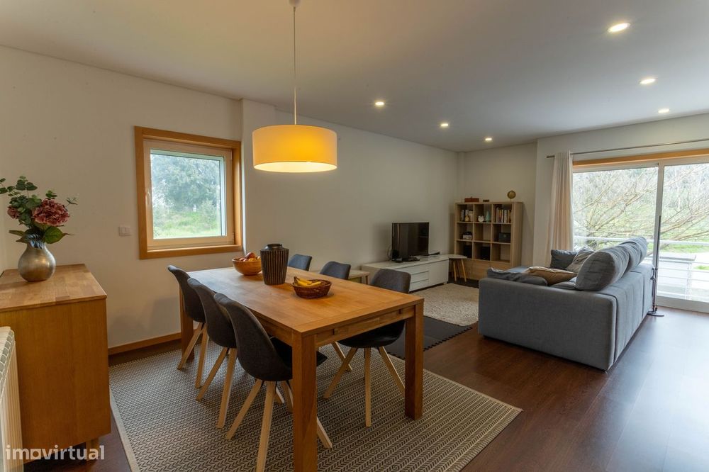Apartamento T2 como novo em Vilar do Paraíso