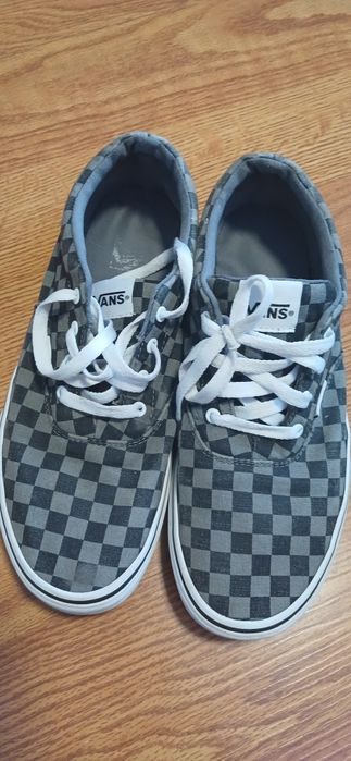 Кеди Vans та шкіряні кросівки на хлопчика підлітка 39 розмір