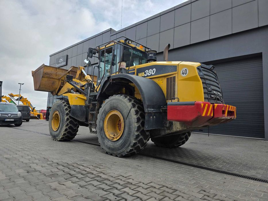 Фронтальний навантажувач Komatsu WA380-7