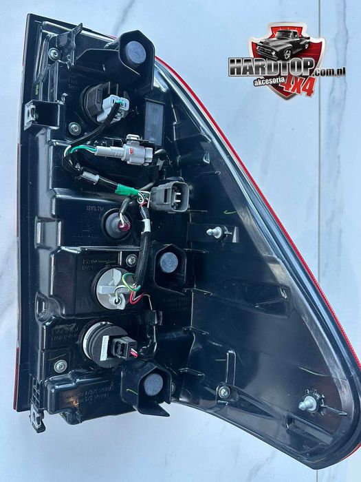 Lampa Oryginalna LEWA Tylna oświetlenie tył TOYOTA HILUX (2015+)