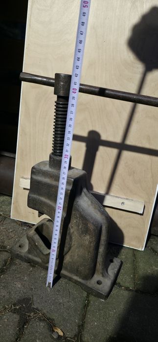 Stare, żeliwne Imadło do Rur