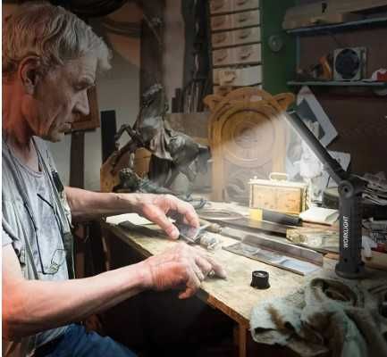 Lanterna de trabalho nova