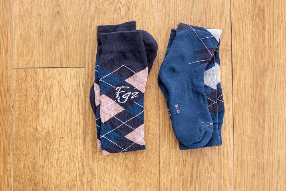 Kask, ochraniacz i skarpety jeździeckie