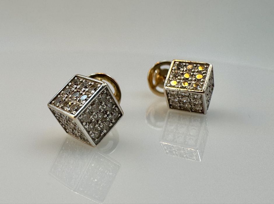 Золотые серьги Кубики 585
