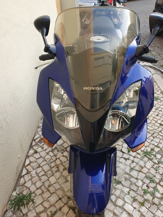 Honda VFR800 VTEC