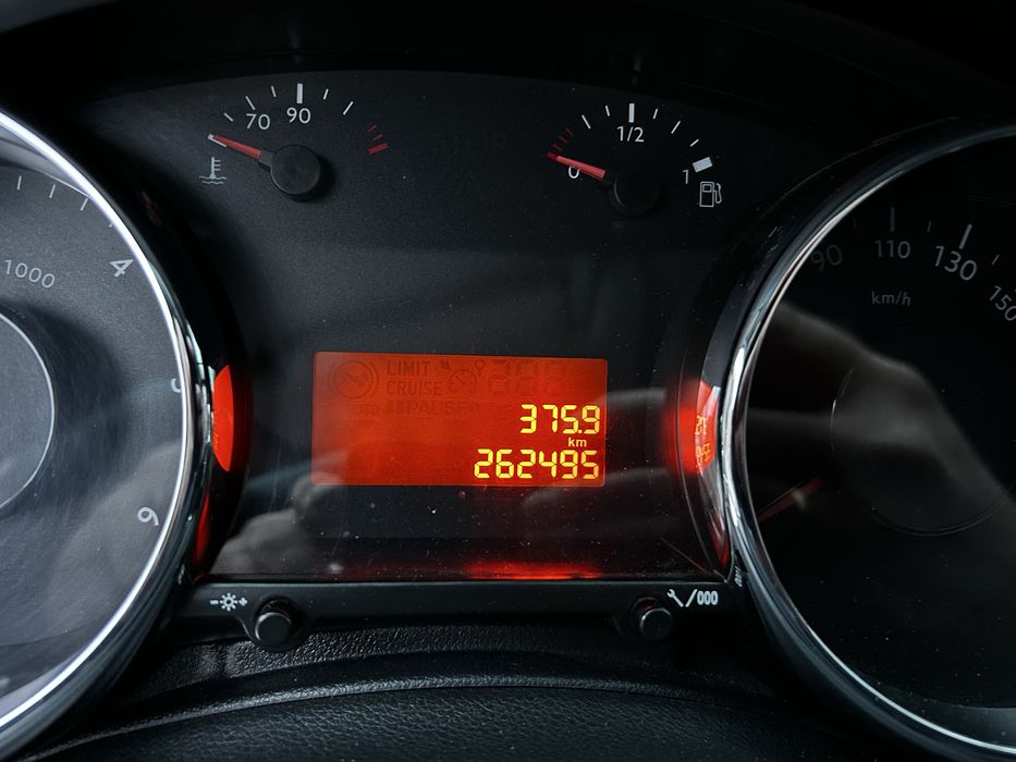 Продам Пежо 3008 1.6 HDI 2011 року