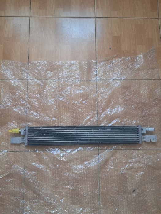 Chłodnica  oleju - BMW 2 / 3 / 4  ( G20 , G28 , G22 , G23, G26 , G42 ) - 2024- VAT23