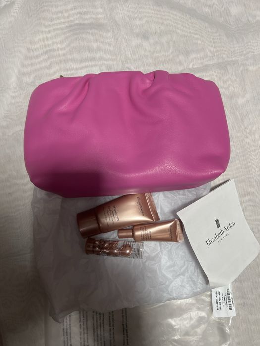 Косметичка з чудовим наповненням Elizabeth Arden