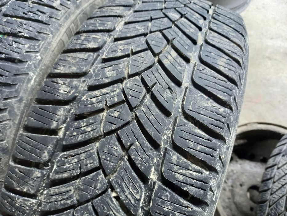 Продам шины 215 55 17 Фулда